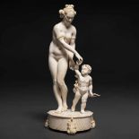 "Venus y Cúpido" Grupo escultórico en marfil tallado. Primer tercio del Siglo XX