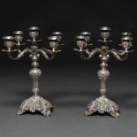 Pareja de candelabros de cinco luces en plata española punzonadal. Ley, 925, Siglo XX.