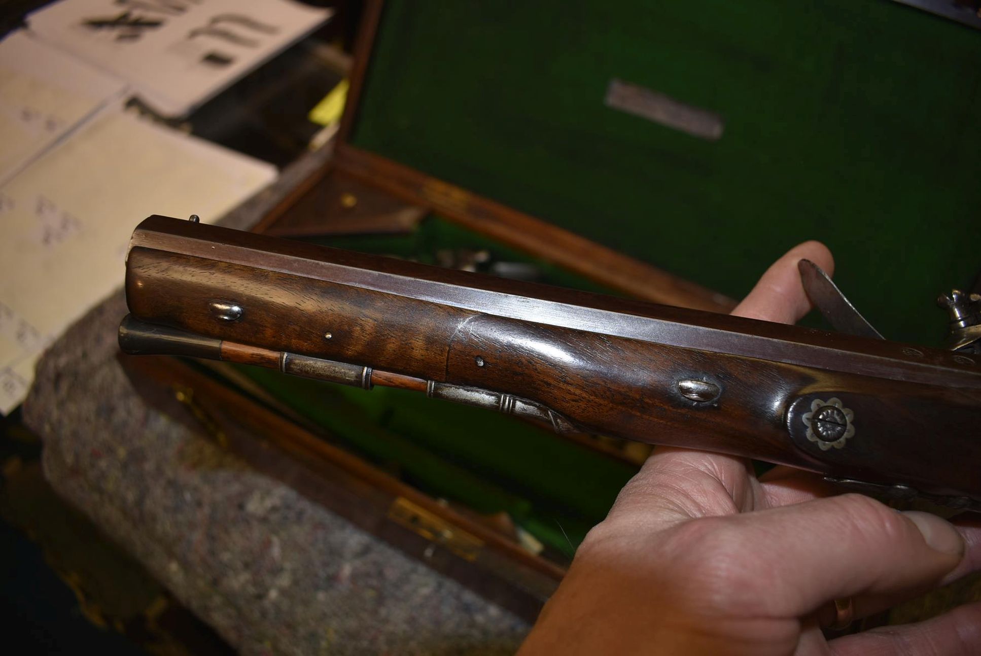 A CASED PAIR OF 18-BORE FLINTLOCK DUELLING PISTOLS BY BLACKWELL OF DUBLIN, 9.5inch sighted octagonal - Image 14 of 16