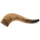 A LARGE POWDER HORN IN THE 18TH CENTURY STYLE, 43cm natural cow horn profusely decorated with