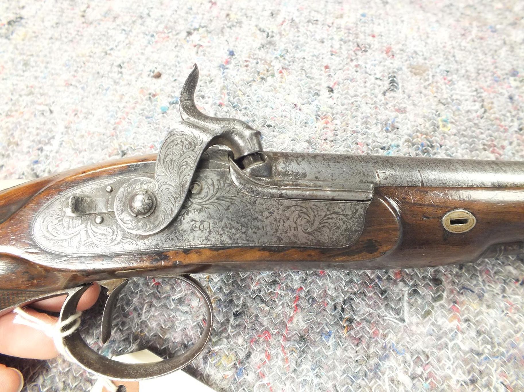 A 28-BORE PERCUSSION OFFICER'S PISTOL BY MACLAUCHLAN OF EDINBURGH, 9inch sighted damascus barrel - Image 5 of 8