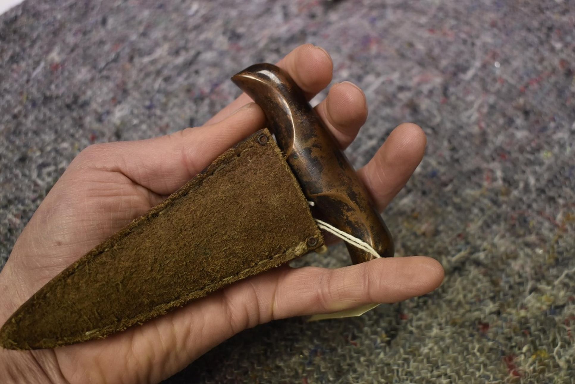 A 19TH CENTURY GAMBLER'S PUSH DAGGER, 8cm flattened diamond section blade stamped with the - Image 4 of 7