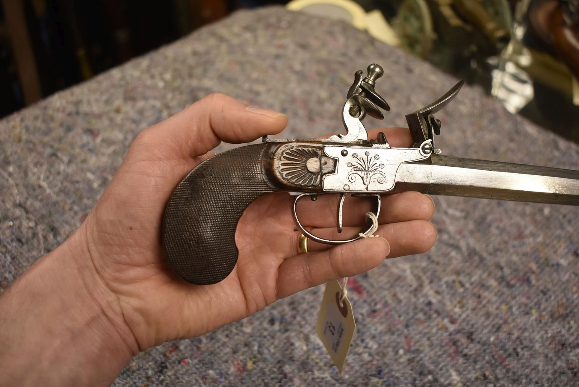 A PAIR OF CONTINENTAL 40-BORE FLINTLOCK TRAVELLING PISTOLS, 4.25inch turn-off octagonal barrels, - Image 4 of 13