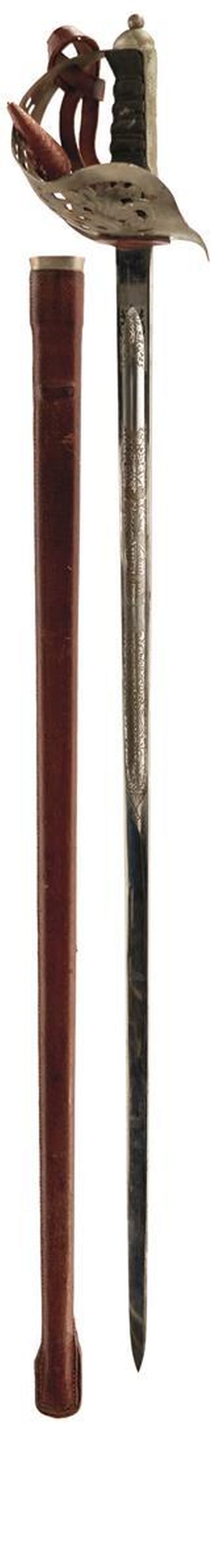 AN 1897 PATTERN INFANTRY OFFICER'S SWORD, 83.5cm clean blade etched with scrolling foliage,