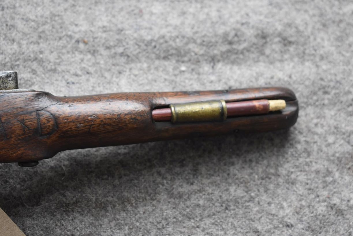 A .650 CALIBRE FLINTLOCK LIGHT DRAGOON SERVICE PISTOL, 9inch barrel, border engraved lock stamped - Image 6 of 10