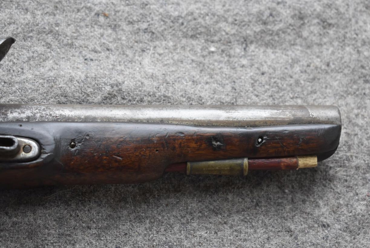 A .650 CALIBRE FLINTLOCK LIGHT DRAGOON SERVICE PISTOL, 9inch barrel, border engraved lock stamped - Image 5 of 10