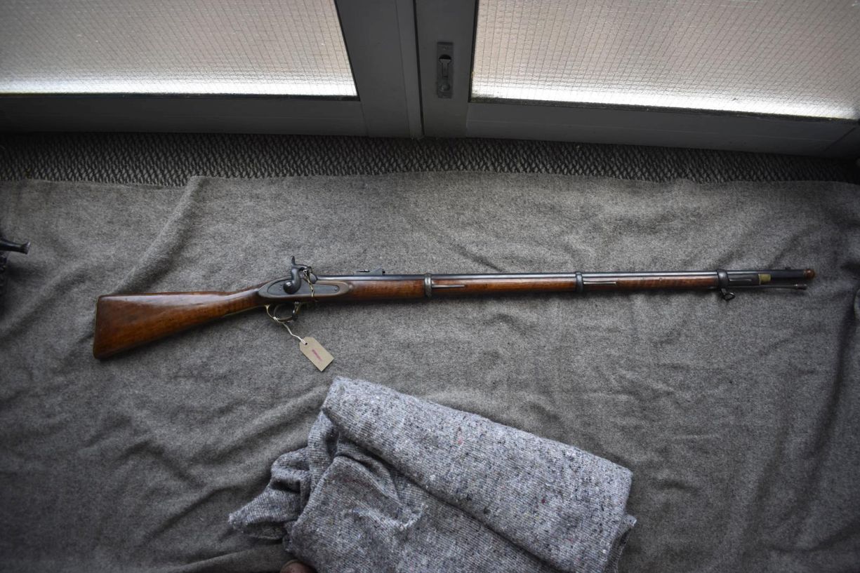 A .577 CALIBRE ENFIELD PERCUSSION VOLUNTEER THREE-BAND RIFLE, 38.5inch sighted barrel with three - Image 2 of 18