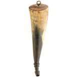 AN 18TH CENTURY KING'S OWN BORDERERS POWDER FLASK, 23cm natural horn body incised KING'S OWN