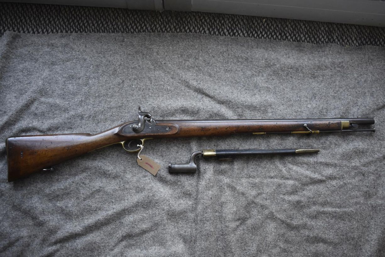 A .650 CALIBRE PATTERN 42 PERCUSSION CONSTABULARY CARBINE 26.5inch barrel, fitted beneath with a - Image 2 of 17