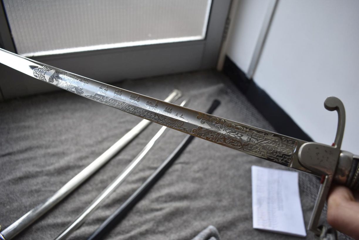 A CLEAN IMPERIAL GERMAN ARTILLERY OFFICER'S SWORD, 84cm clean blade by WKC, etched with scrolling - Image 6 of 11