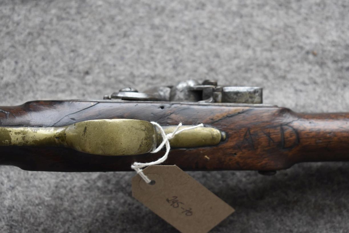 A .650 CALIBRE FLINTLOCK LIGHT DRAGOON SERVICE PISTOL, 9inch barrel, border engraved lock stamped - Image 7 of 10