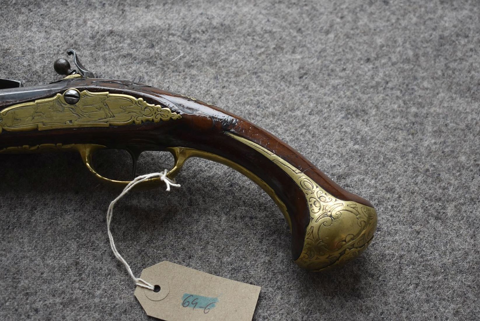 AN 18TH CENTURY 22-BORE AUSTRIAN FLINTLOCK HOLSTER PISTOL, 14inch sighted tapering barrel signed - Image 11 of 15