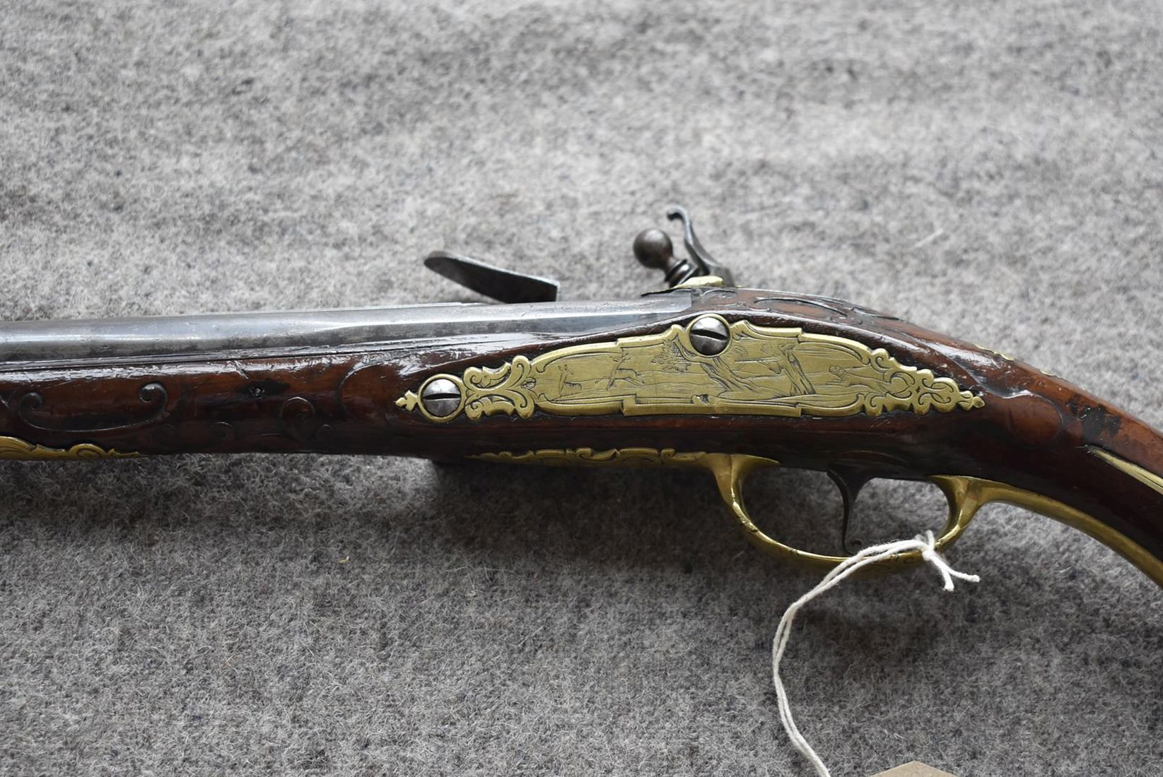 AN 18TH CENTURY 22-BORE AUSTRIAN FLINTLOCK HOLSTER PISTOL, 14inch sighted tapering barrel signed - Image 12 of 15