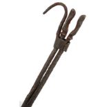 A 17TH CENTURY ITALIAN MUSKETEER'S MATCH HOLDER OR GUNNER'S LINSTOCK, 69cm tapering body, with