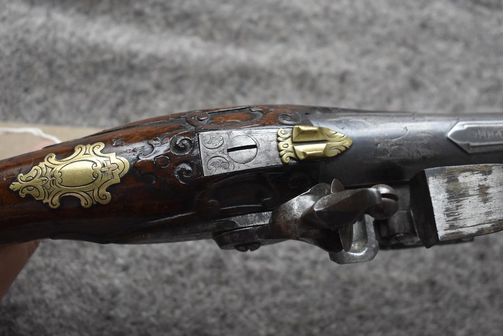 AN 18TH CENTURY 22-BORE AUSTRIAN FLINTLOCK HOLSTER PISTOL, 14inch sighted tapering barrel signed - Image 9 of 15
