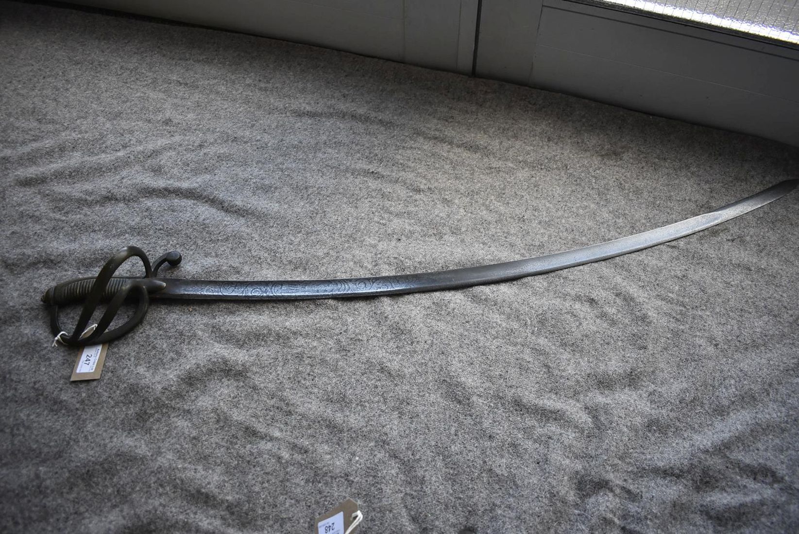 A NAPOLEONIC PERIOD CONTINENTAL CAVALRY SABRE, 87.5cm curved blade decorated with scrolling - Image 2 of 9