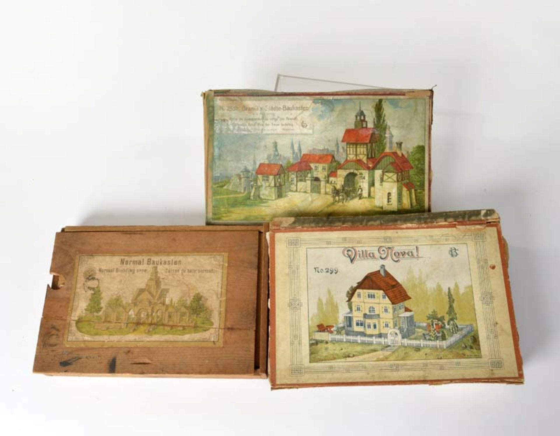 3 Wooden Construction Kits with Pictures + Sketches, Germany pw, traces of age, complete ?, please