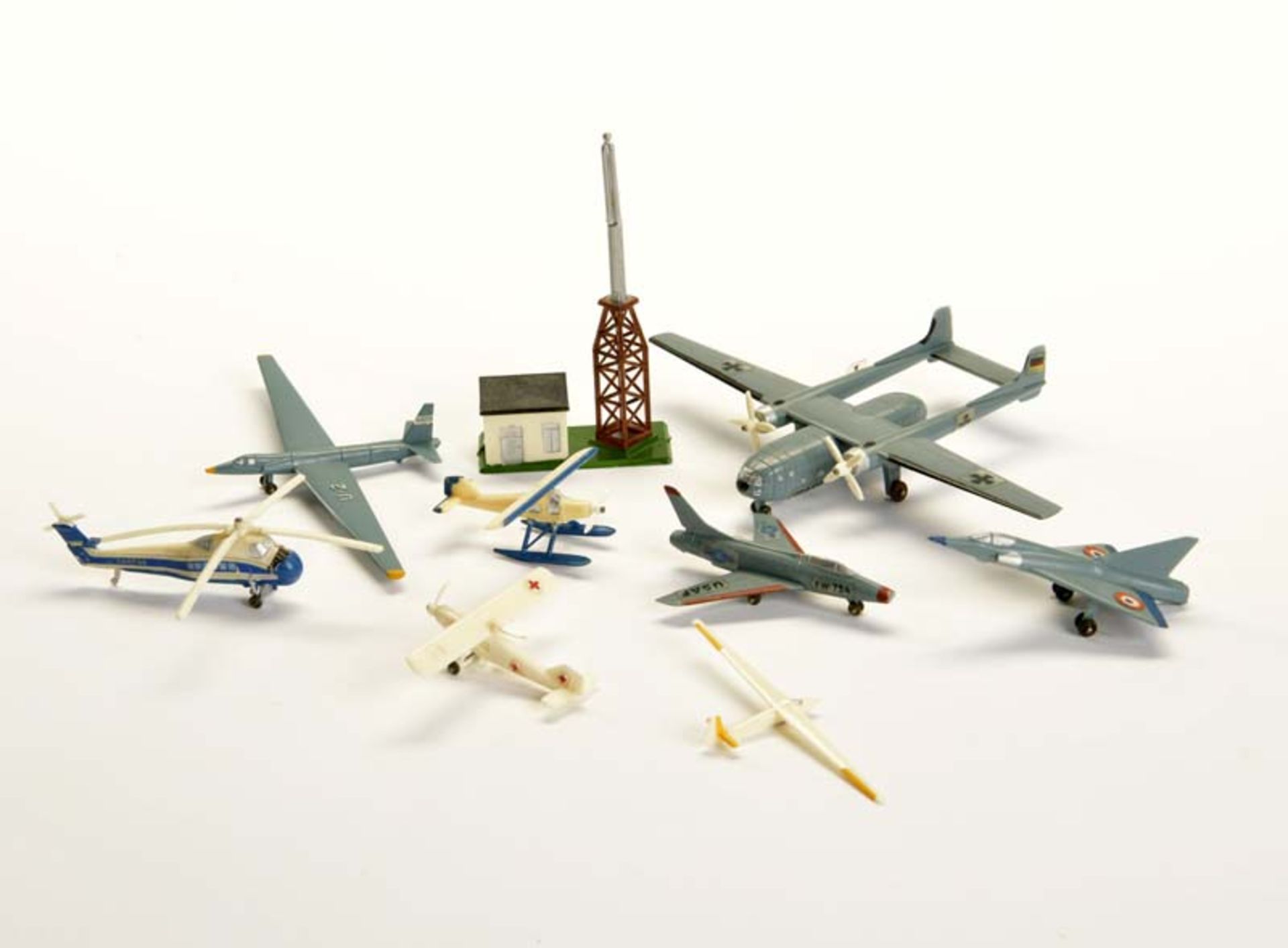 Siku, Bundle Planes, Tower a.o., W.-Germany, plastic, mostly very good condition, please