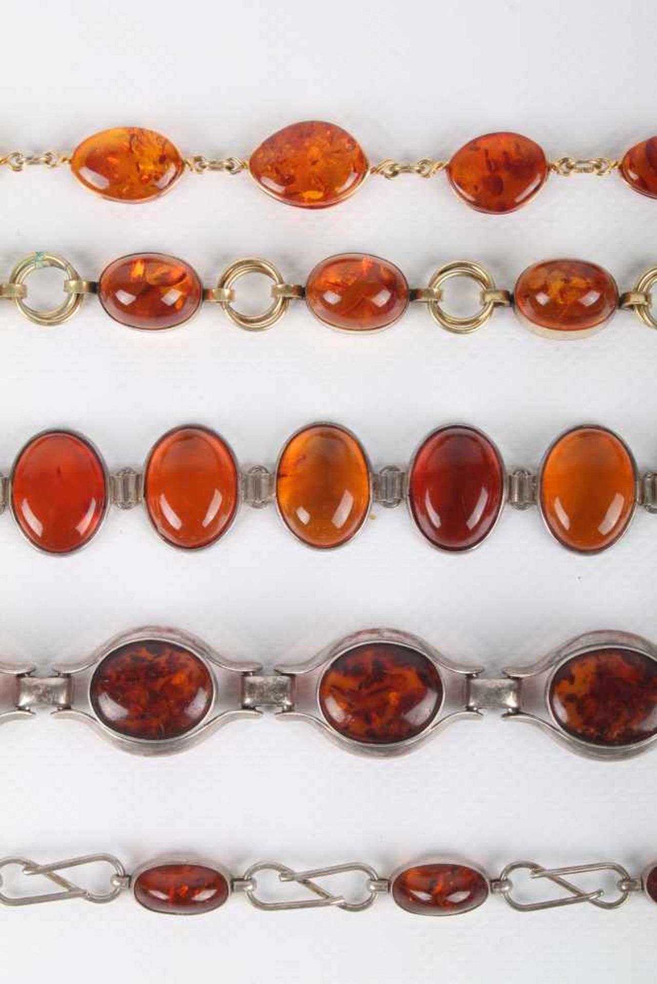 5 Bernstein Armbänder, amber bracelets, - Bild 2 aus 2