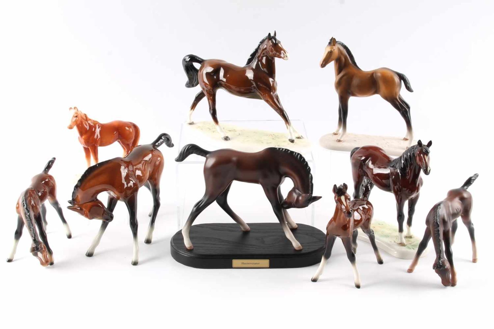 Konvolut Porzellanpferde, Goebel, porcelain horses,10 Porzellanpferde, polychrom bemalt, H 14 cm,