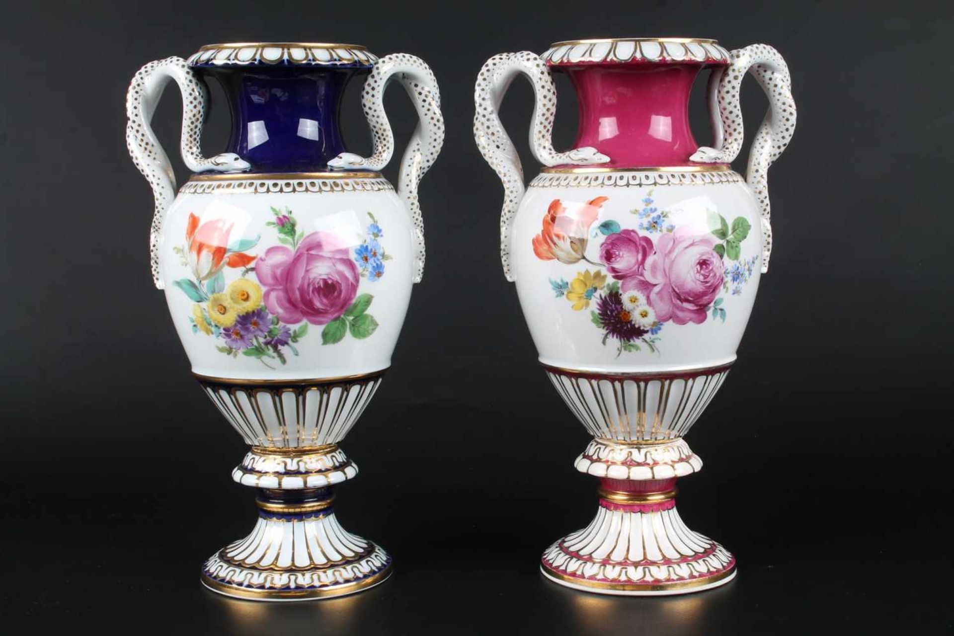 Meissen - Paar Schlangenhenkelvasen, Pair of snake handle vases 1st Choice2 Porzellanvasen