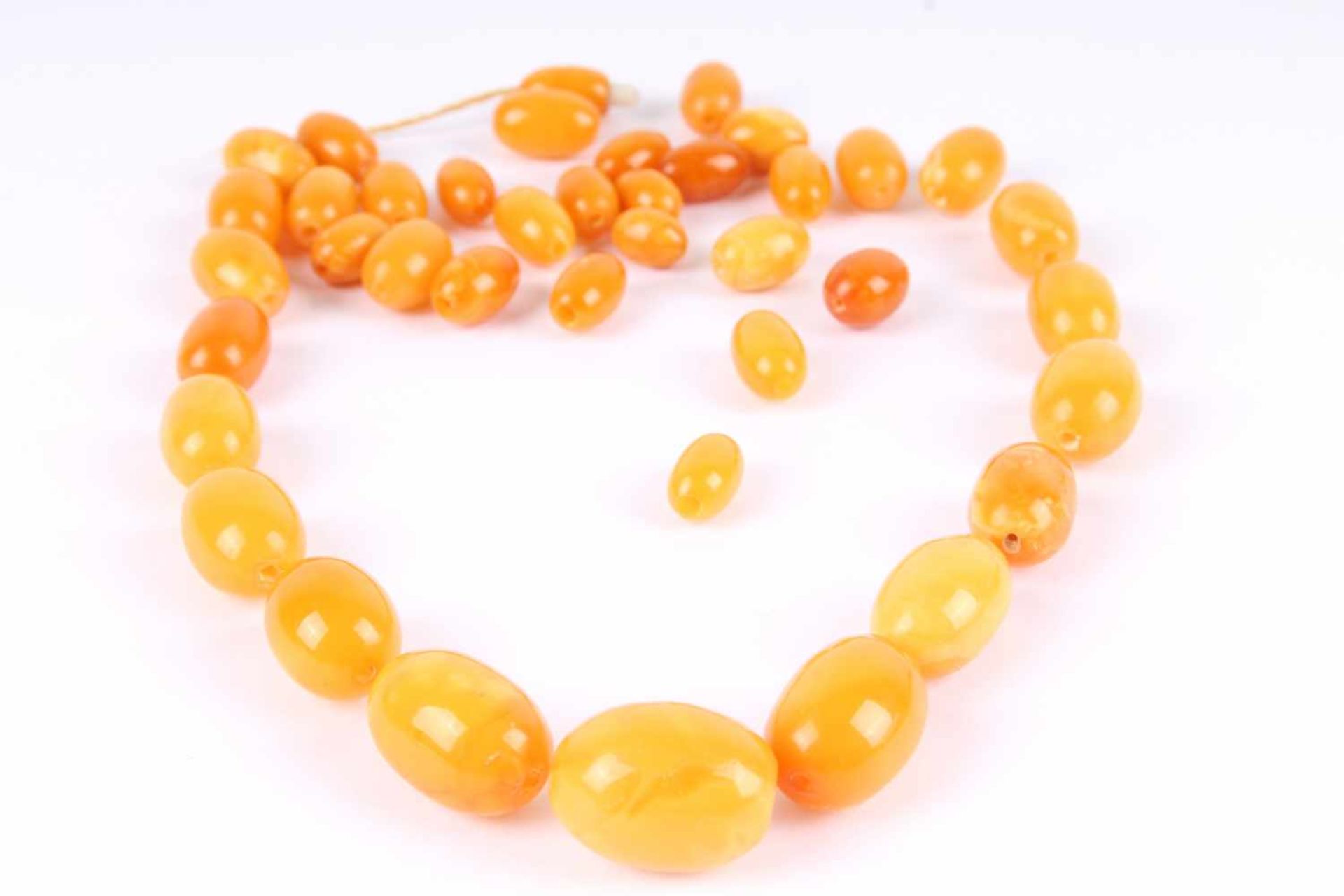 Art Deco Oliven Bernstein Collier / Halskette Amber, art deco olive amber necklace, - Bild 2 aus 4
