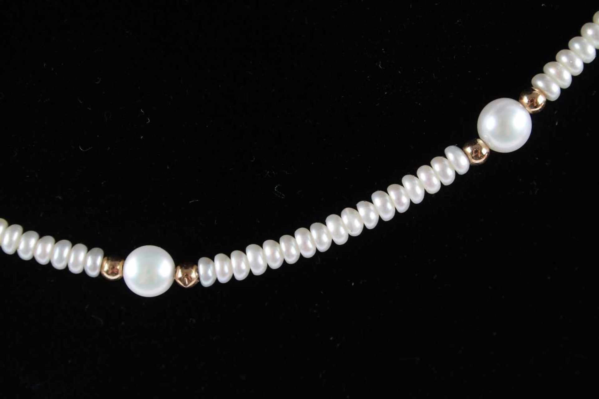 Elegante Perlenkette mit 585 Goldverschluß und Goldkugeln, neat pearl necklace gold ball lock, - Bild 2 aus 4