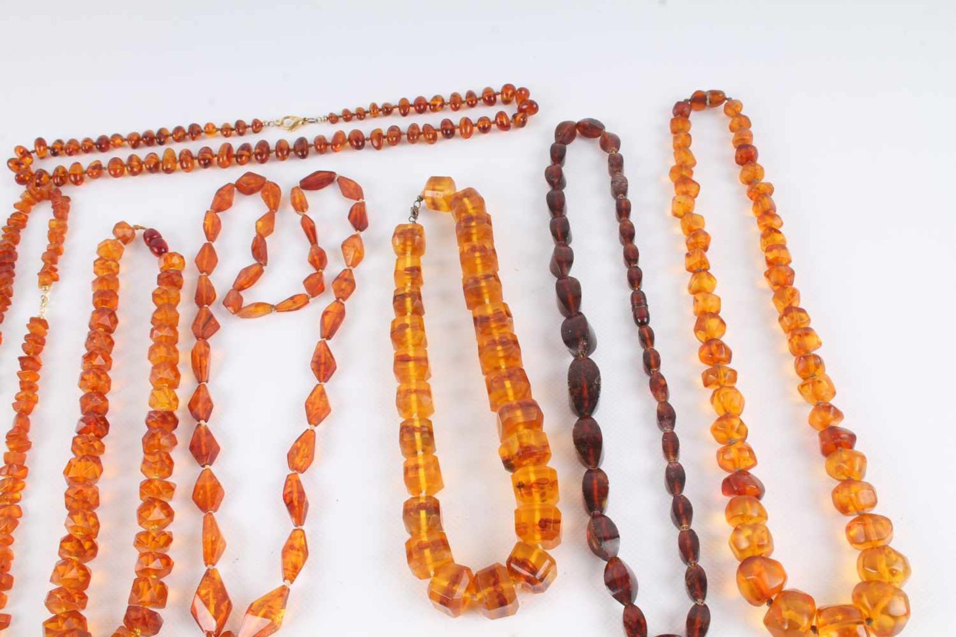 10 Bernsteinketten Amber, necklaces, - Bild 4 aus 4