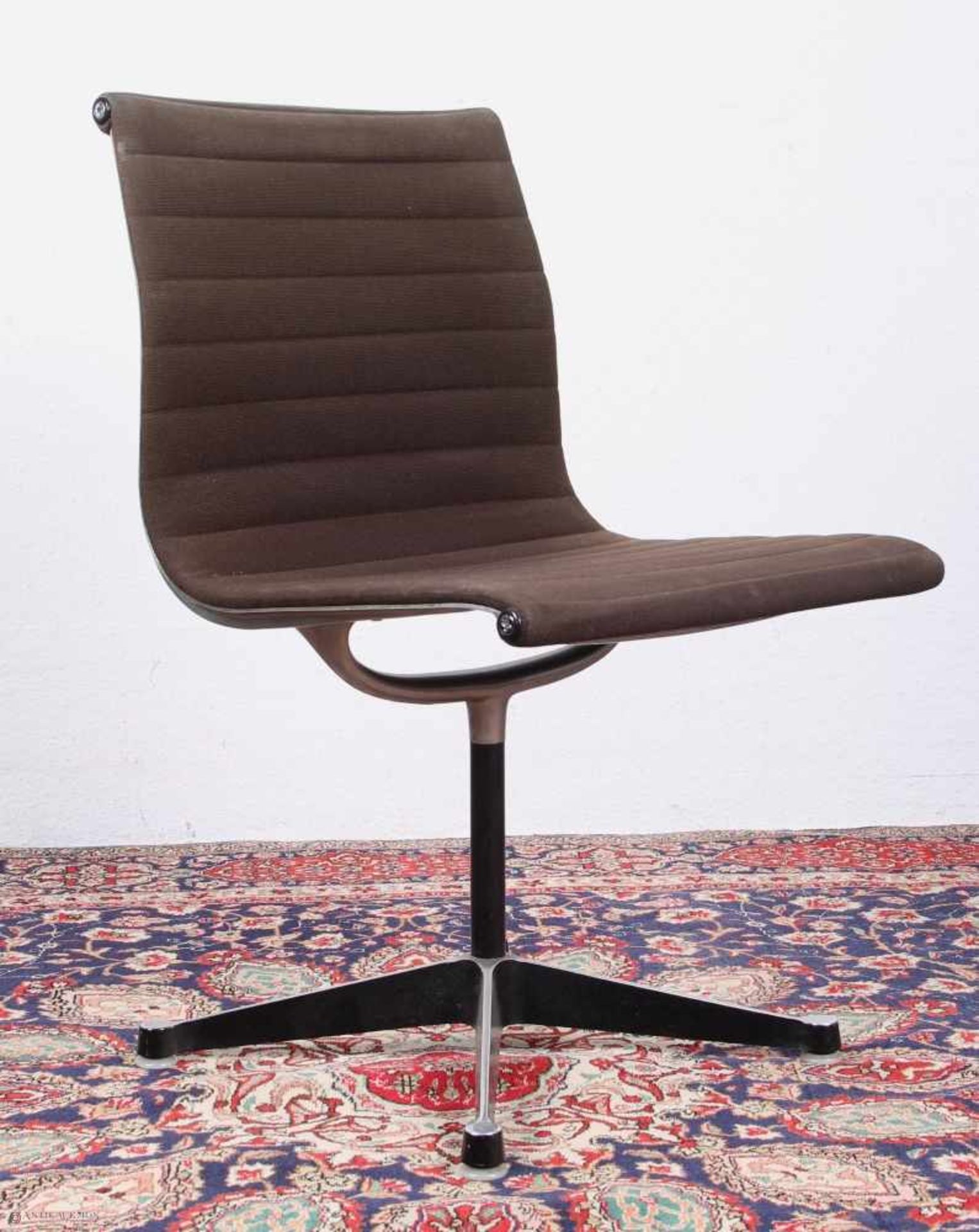 4 Vitra Stühle, Charles Eames, Hermann Miller, four vitra seats, - Bild 2 aus 7