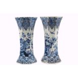 Paar große Delft Vasen, De Porceleyne Fles, Pair of large Delft vases,Fayence, Niederlande, gerippte