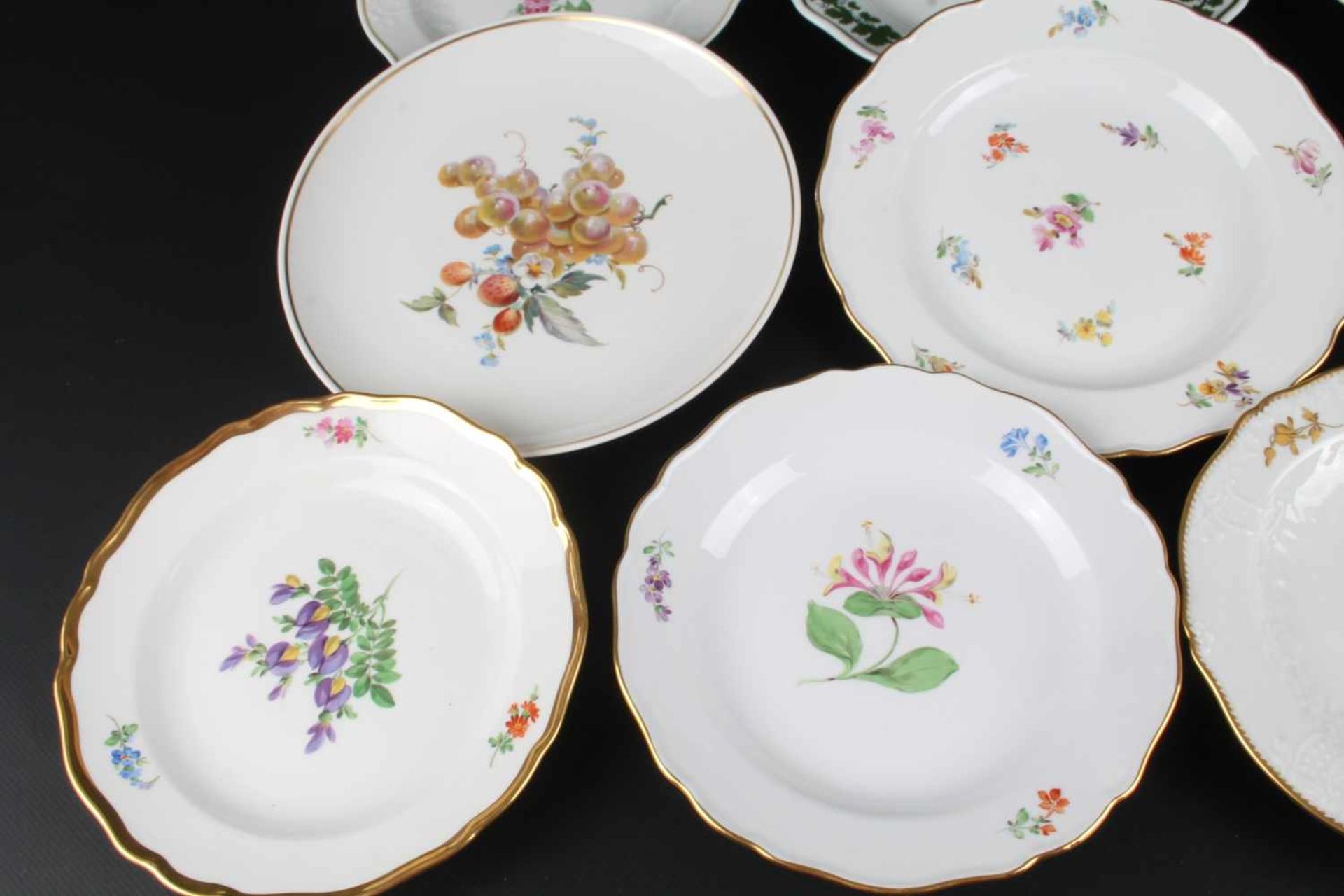 Meissen Konvolut Teller, lot plates,10 Porzellanteller mit diversen Dekoren, Obst- & - Bild 3 aus 8