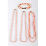 Korallenschmuck, 3 Halsketten und Armband, coral jewelry, 3 necklaces and bracelet,