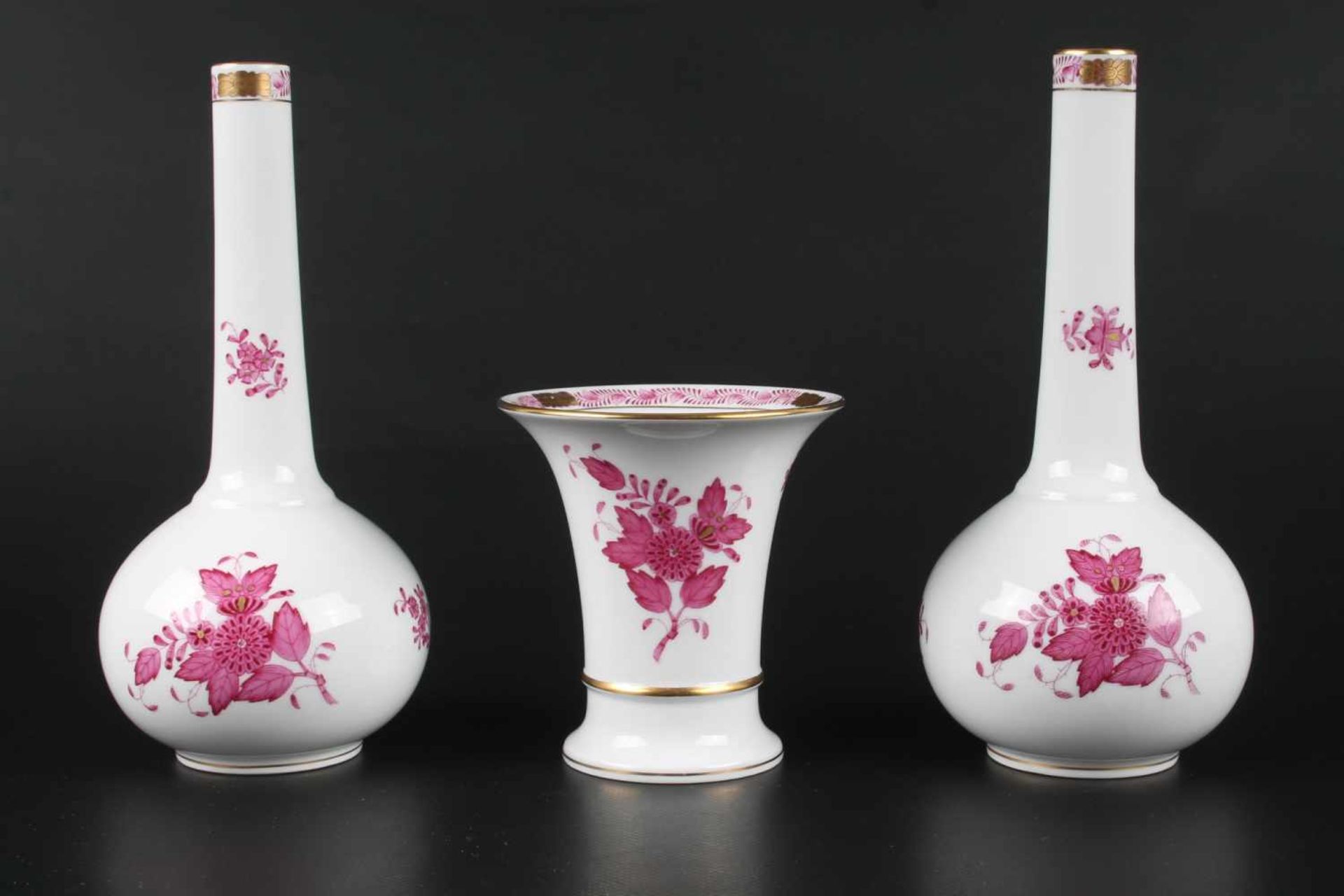 3 Vasen - Herend Apponyi Purpur, three vases,Porzellan, Ungarn 20. Jahrhundert, Dekor Apponyi