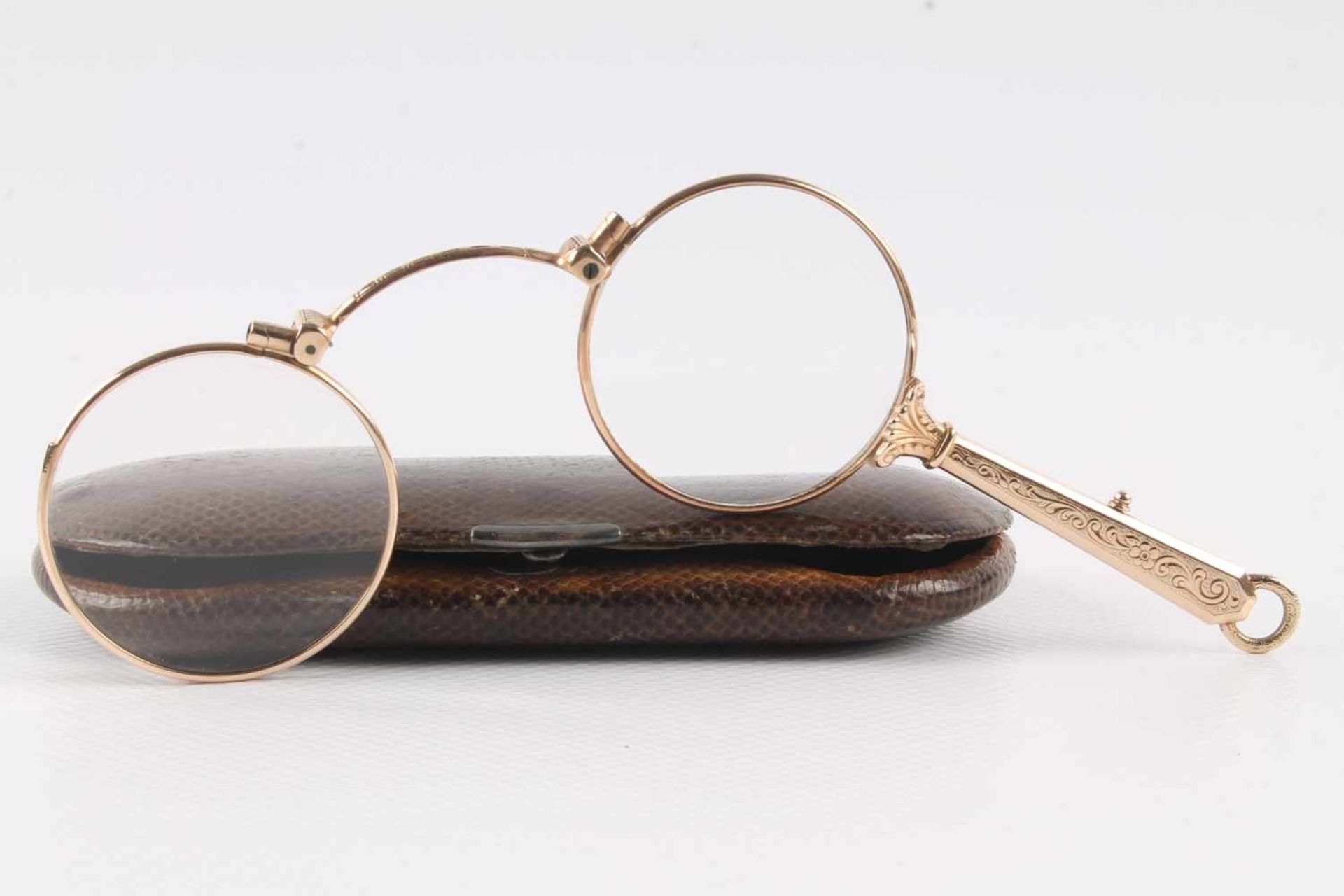 Jugendstil Lorgnette 585 Gold, Stielbrille in 14K Gold, geprüft jedoch ungemakt, Maße offen H 7,5 cm