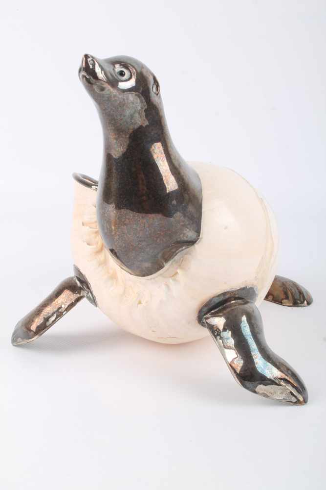 Gabriella Binazzi - Robbe mit Muschelschale, seal with clamshell, - Image 2 of 4