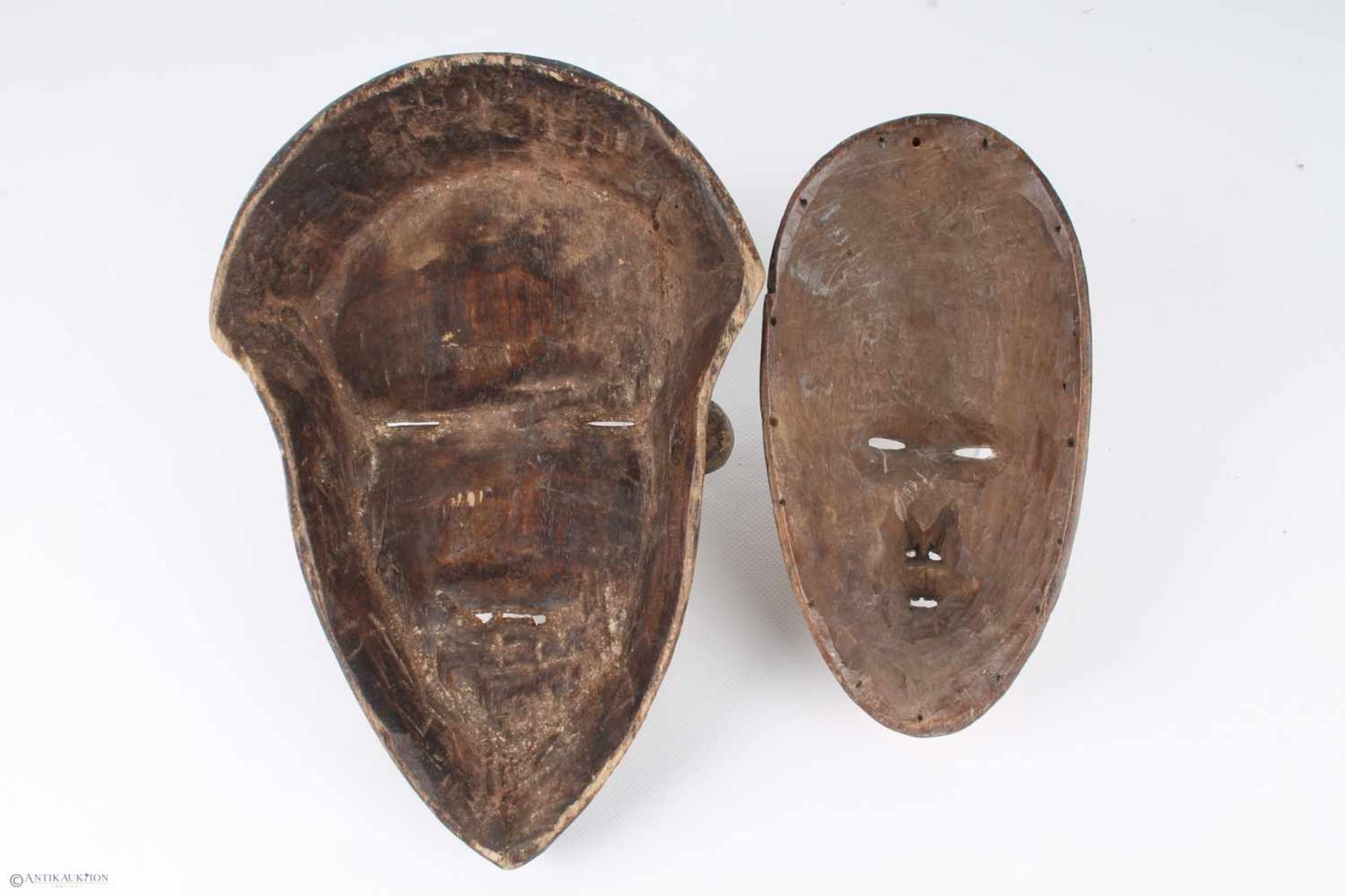 2 Stammesmasken, Afrika, 2 tribal masks, Africa, - Bild 2 aus 2