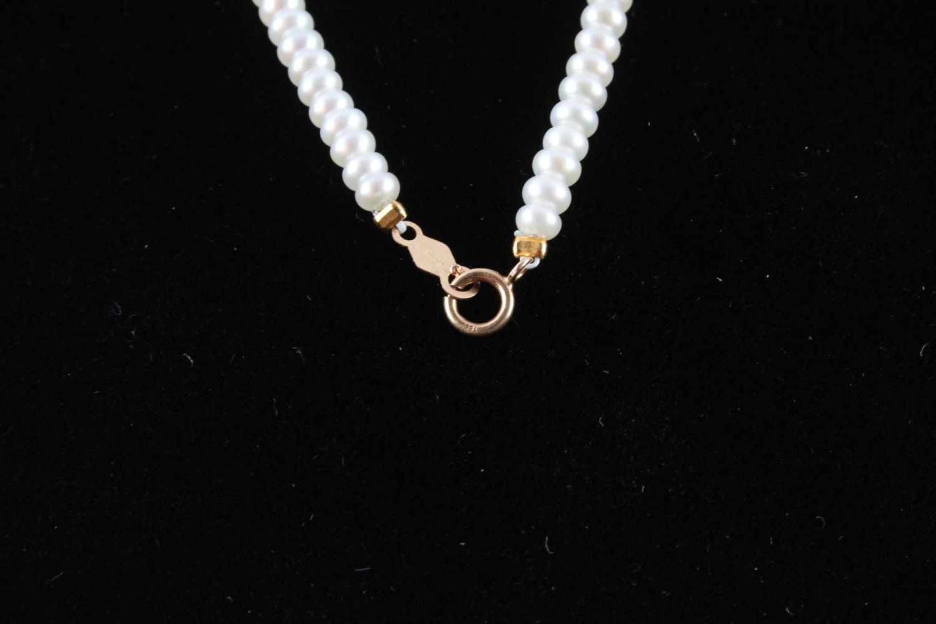 Elegante Perlenkette mit 585 Goldverschluß und Goldkugeln, neat pearl necklace gold ball lock, - Bild 4 aus 4