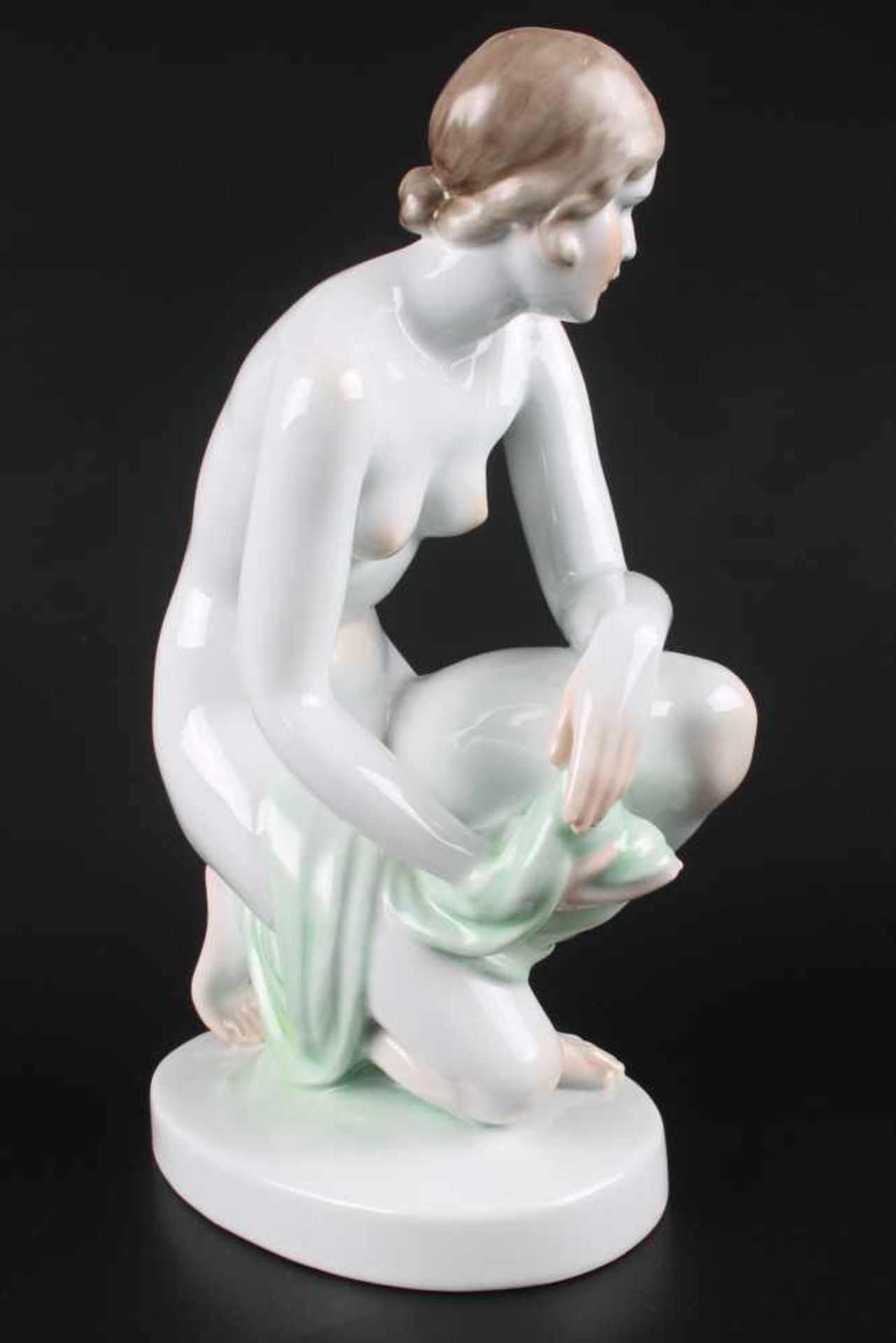 Herend Porzellanfigur - Kniender Frauenakt, kneeling female nude act,Porzellan, Ungarn 20. - Image 3 of 6