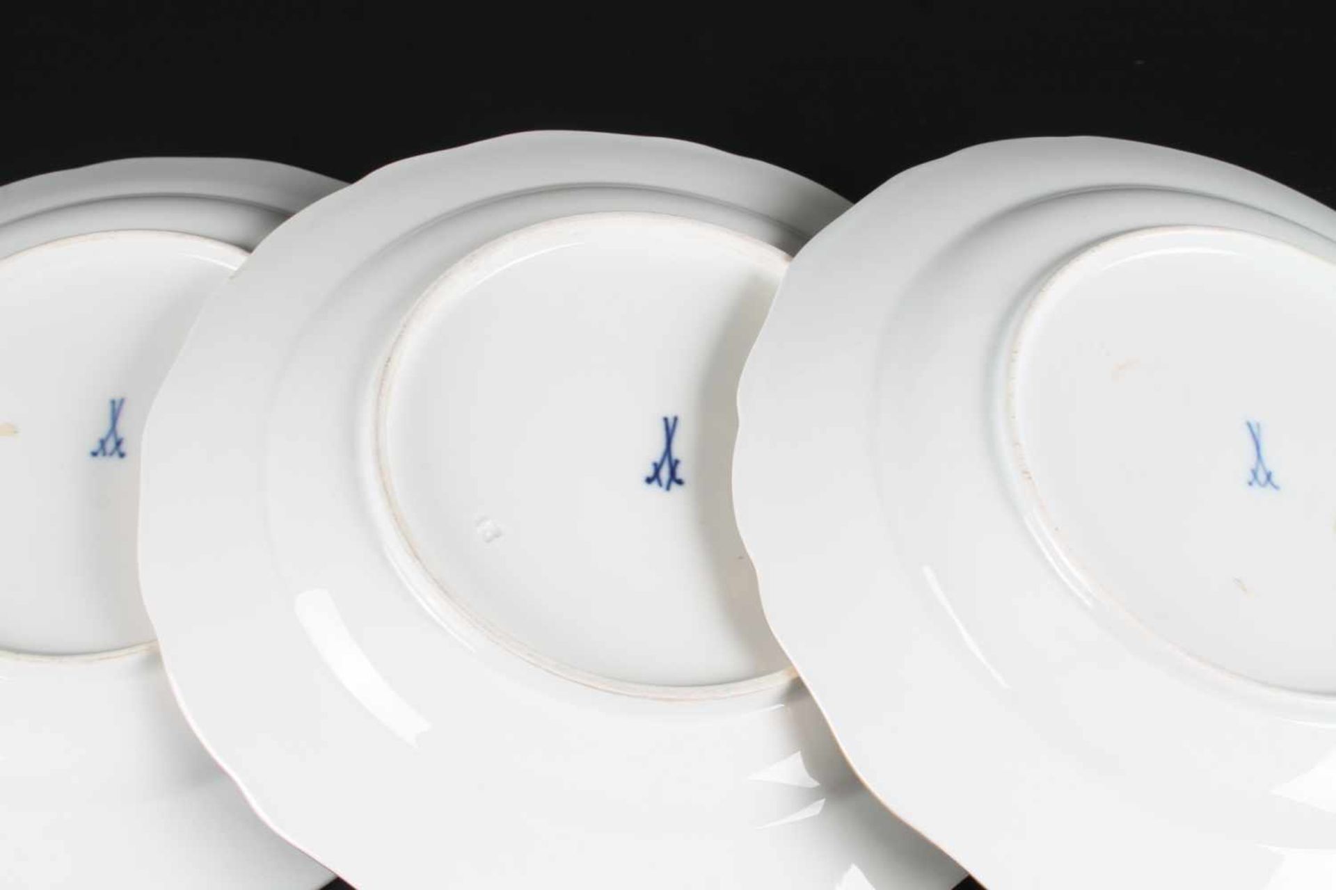 Meissen - 3 Speiseteller Hofdrache Reich, 3 dining plates, Porzellan, blaue Schwertermarke 1. - Bild 5 aus 5