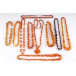 10 Bernsteinketten Amber, necklaces,