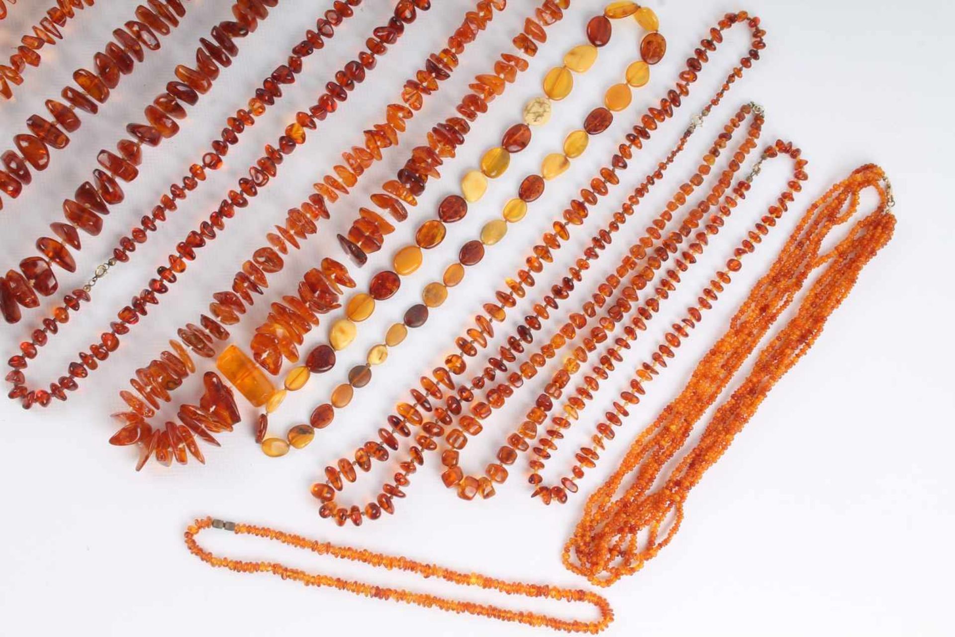 14 Bernsteinketten Amber, necklaces, - Bild 4 aus 4