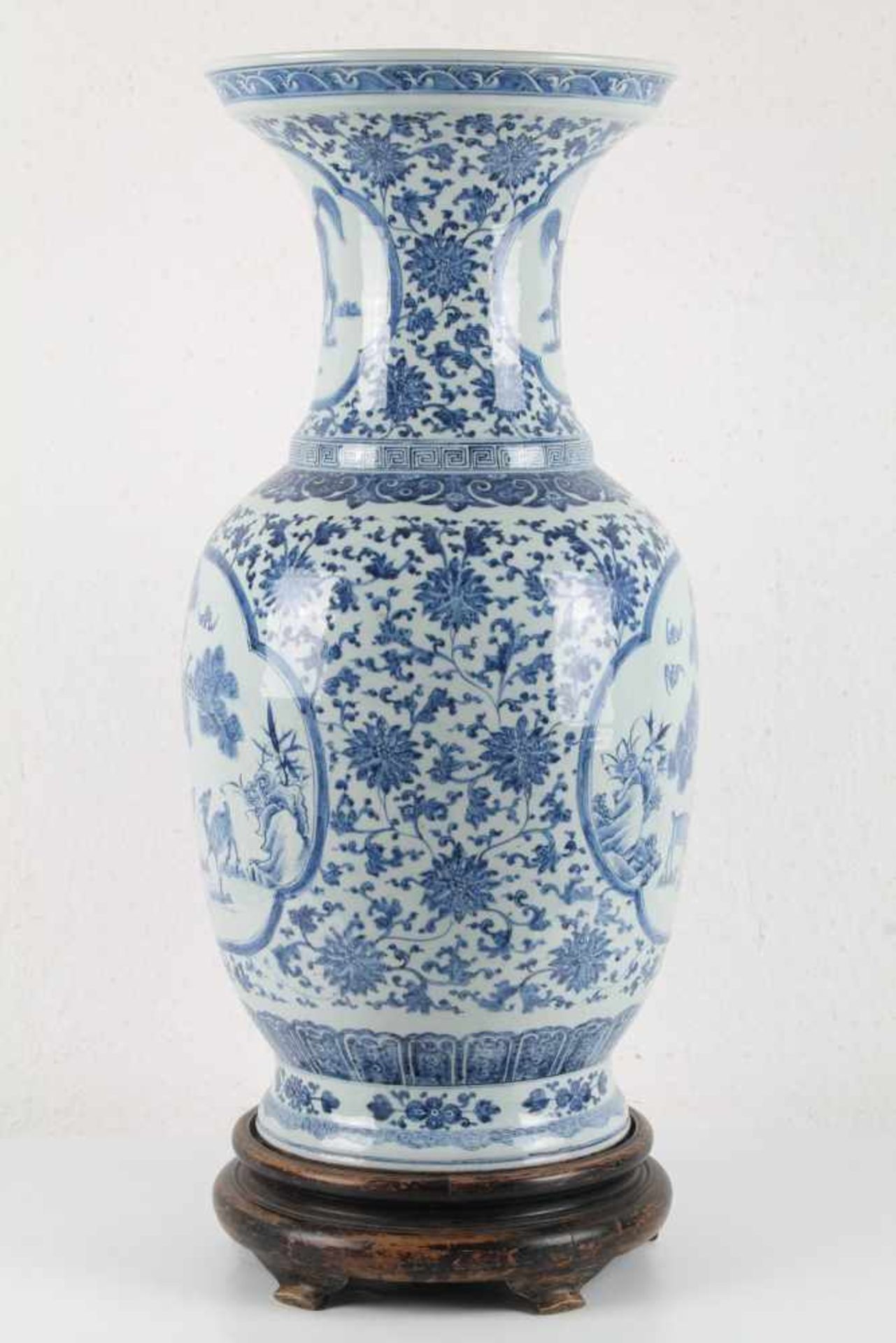 Große Bodenvase, China Mitte 20. Jahrhundert, - Bild 2 aus 6