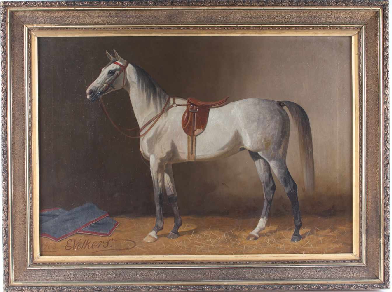 Emil Volkers (1831-1905), Gesattelter Schimmel im Stall 1903, saddled white horse in the stable - Bild 2 aus 5