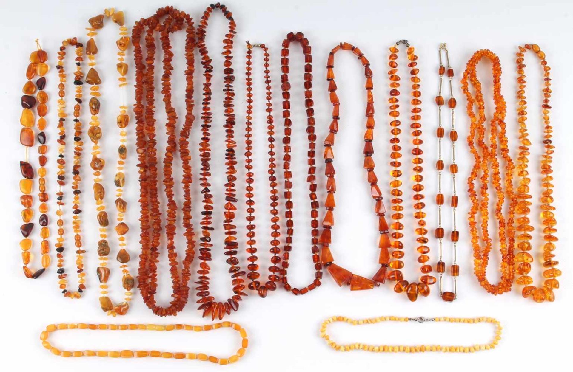 13 Bernsteinketten Amber, necklaces,