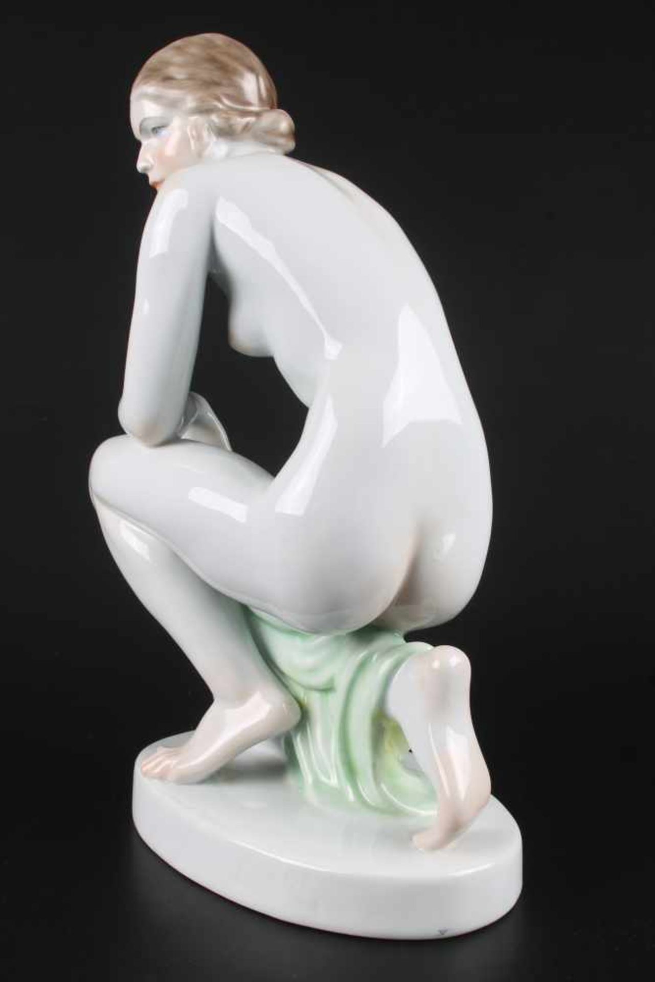 Herend Porzellanfigur - Kniender Frauenakt, kneeling female nude act,Porzellan, Ungarn 20. - Image 4 of 6