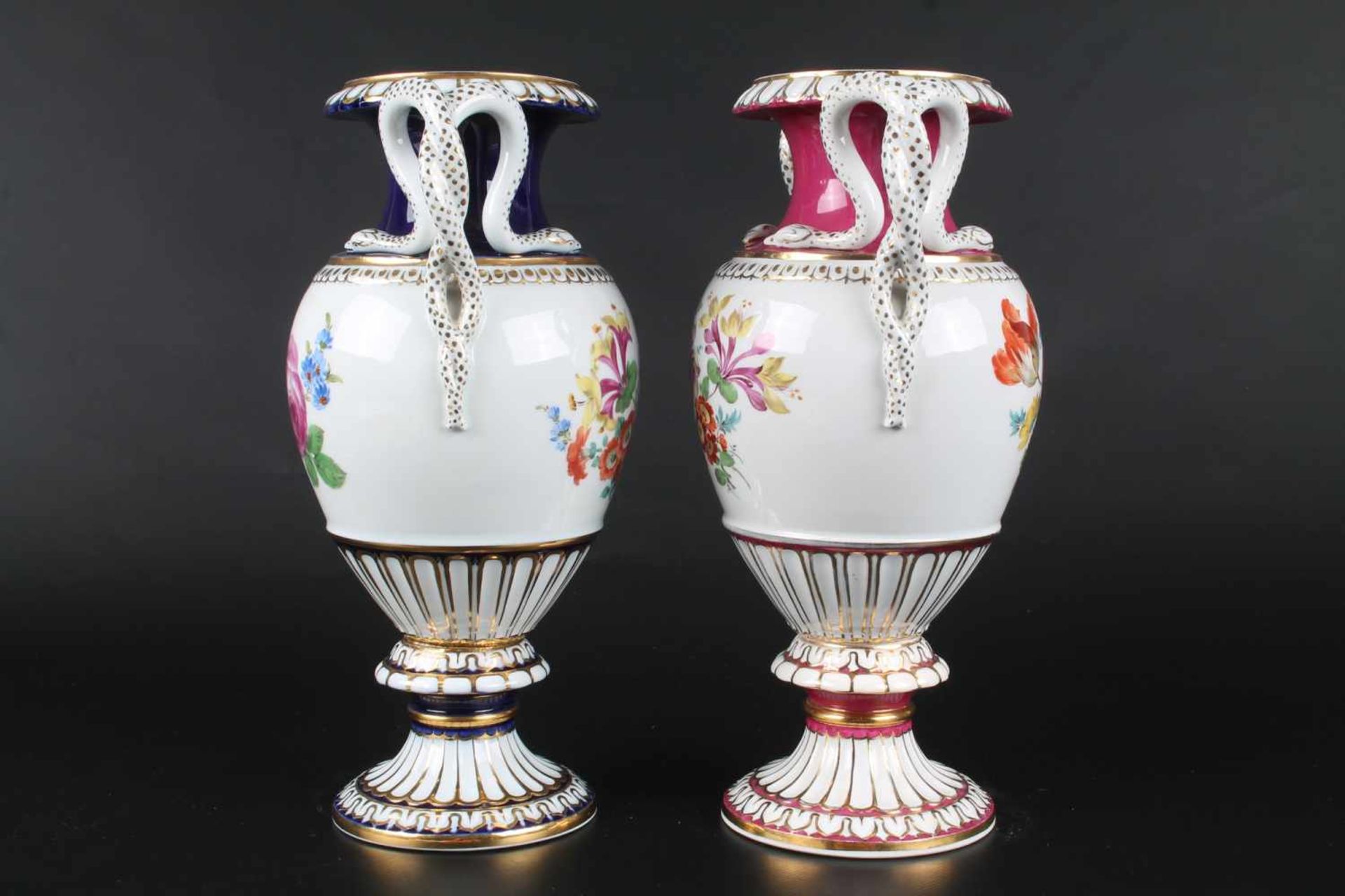 Meissen - Paar Schlangenhenkelvasen, Pair of snake handle vases 1st Choice2 Porzellanvasen - Image 4 of 8