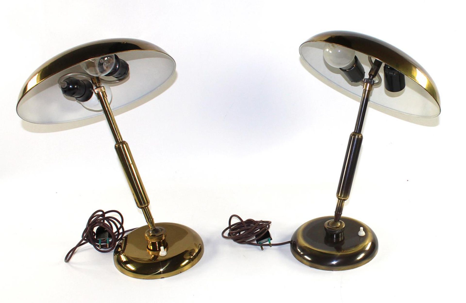 Paar Art Deco Messing Designlampen.Runder Schirm auf Scheibenfuß. Kippfunktion. Originalkabel m - Bild 3 aus 4
