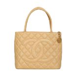 Chanel Vintage Schultertasche'Medaillon Tote'. Fein genarbtes Leder, goldfarbene Hardware, Dopp