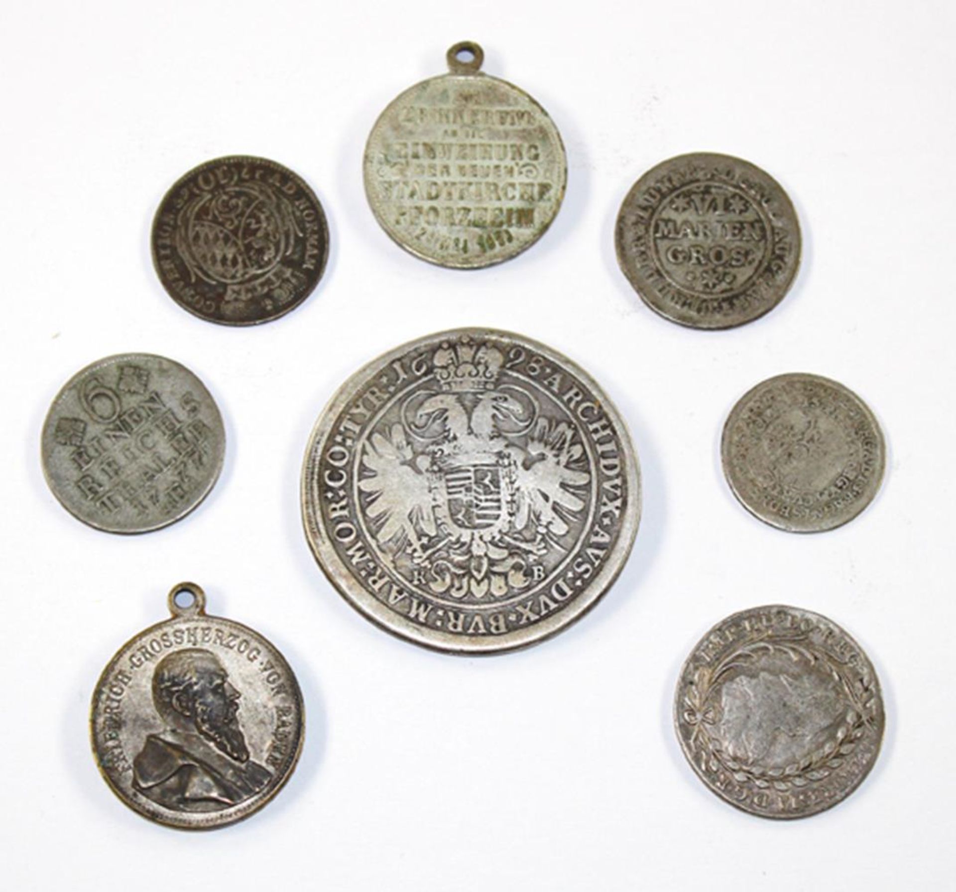 Silbermünzen Leopold Iu.w. Kleine Slg. aus 8 Münzen u. Medaillen. Dabei u.a. .Tal
