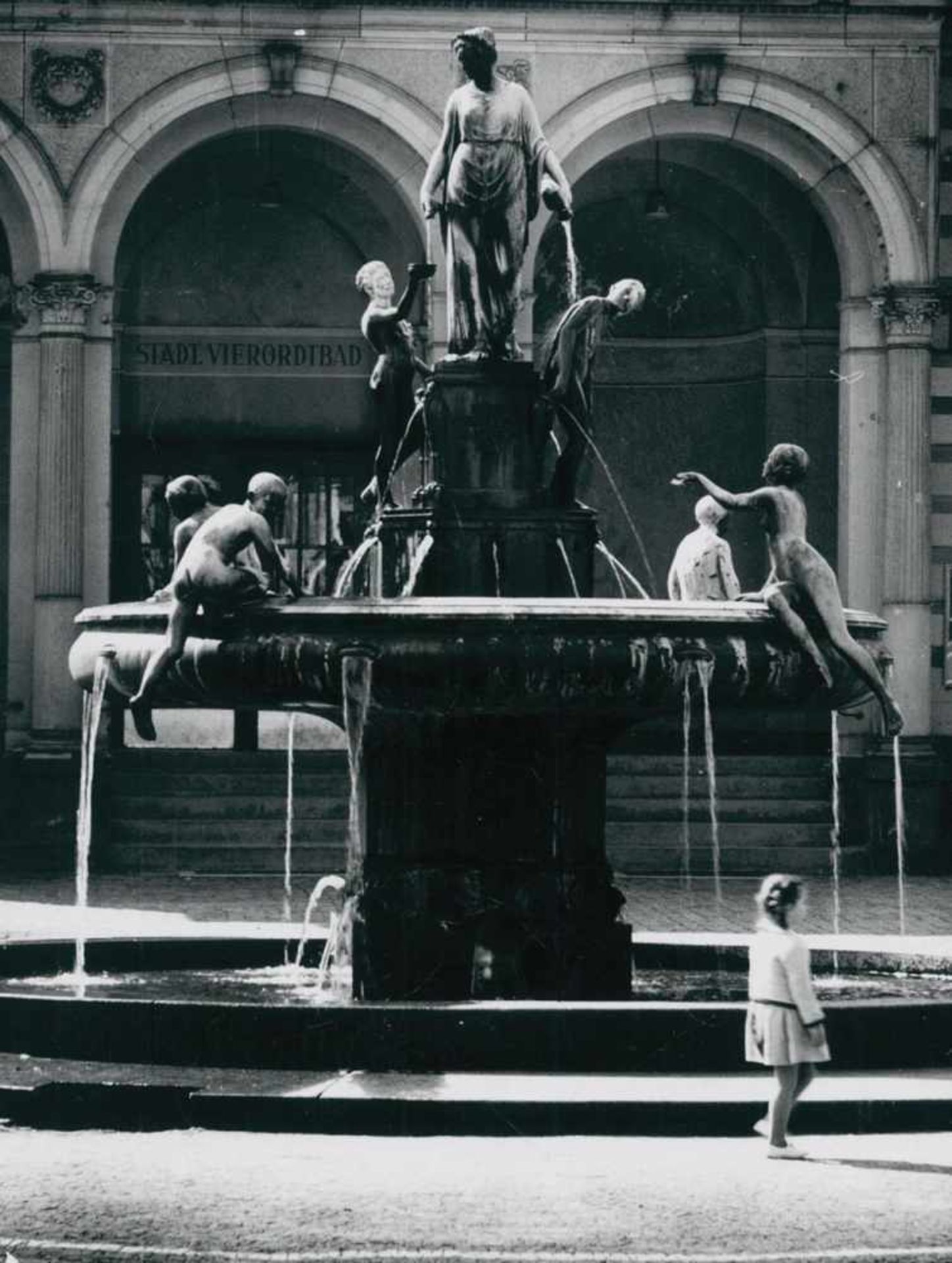 Häusser, Robert(1924 Stuttgart - Mannheim 2013). 9 Aufnahmen aus Baden. Vintage - Bild 2 aus 2